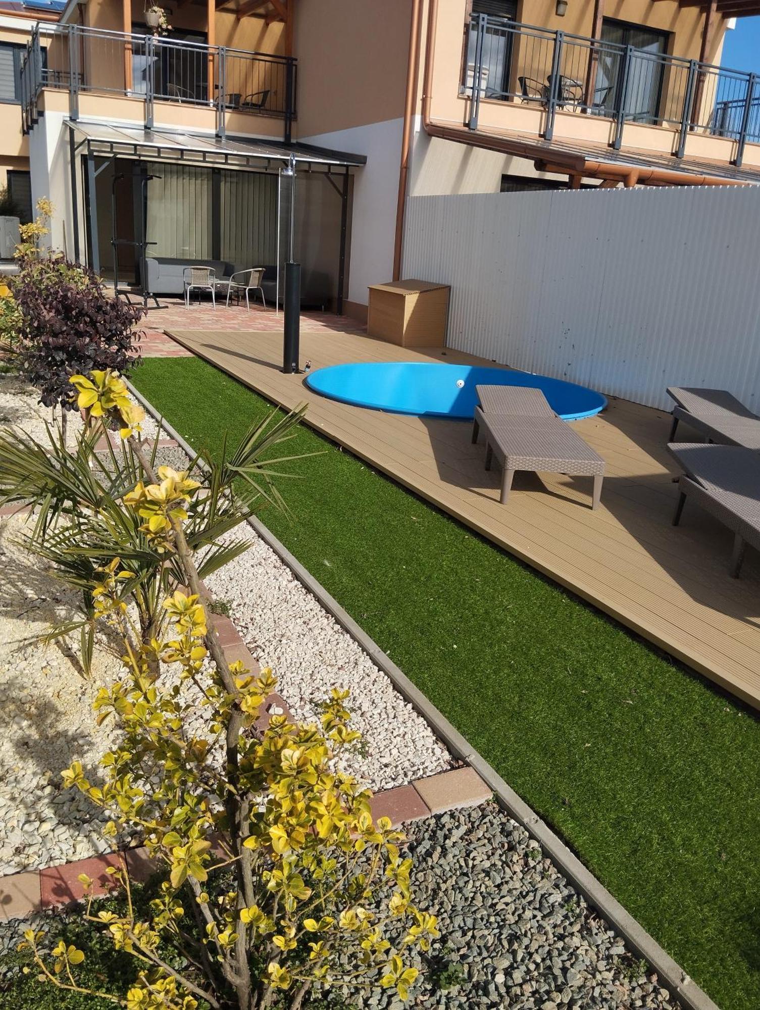 شقة Sarkcsillag Teljes Csaladihaz- Star Complete Family House سيغيد المظهر الخارجي الصورة